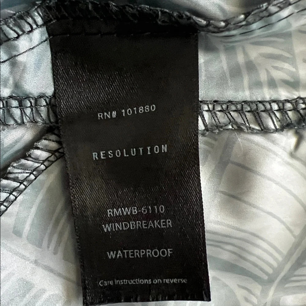 Resolution Women’s Gray Leaf Pattern Hooded Waterproof Windbreaker Jacket Size M